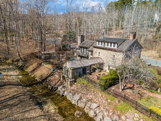 34 Water St, Tewksbury Twp., NJ 08833