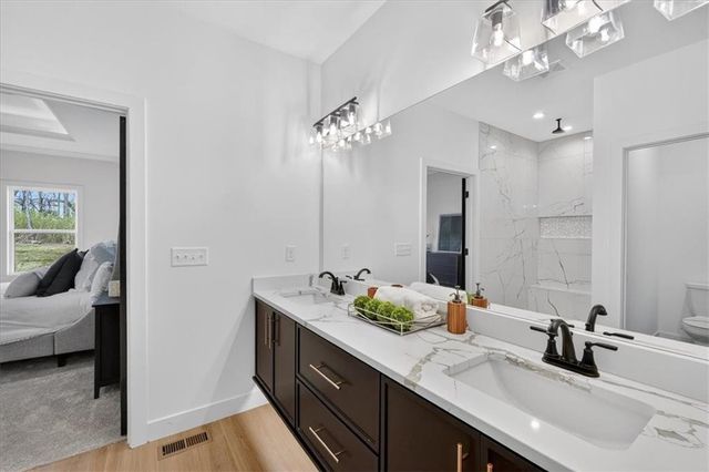 22480 W 89th Terrace, Lenexa, KS 66227