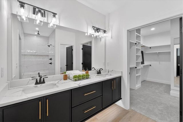 22480 W 89th Terrace, Lenexa, KS 66227