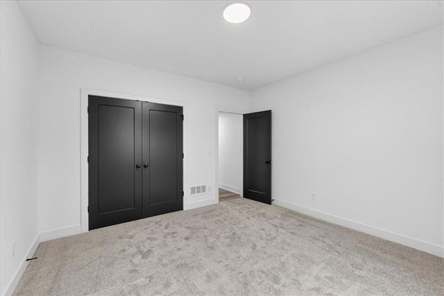 22480 W 89th Terrace, Lenexa, KS 66227