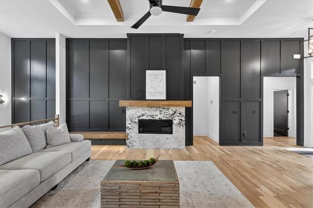 22480 W 89th Terrace, Lenexa, KS 66227