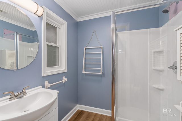 18433 E Illinois Street, Robertsdale, AL 36567