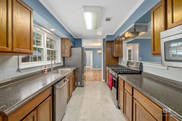 18433 E Illinois Street, Robertsdale, AL 36567