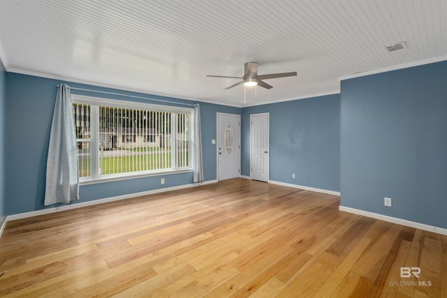 18433 E Illinois Street, Robertsdale, AL 36567