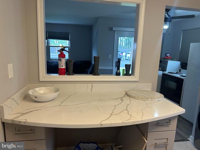 13-2 FLORENCE TOLLGATE, Florence, NJ 08518