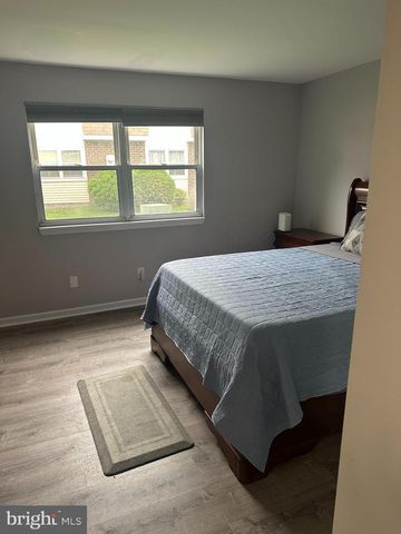 13-2 FLORENCE TOLLGATE, Florence, NJ 08518