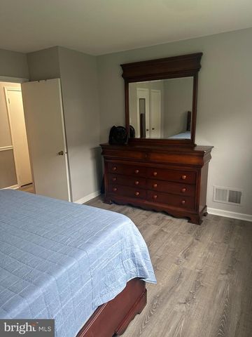 13-2 FLORENCE TOLLGATE, Florence, NJ 08518