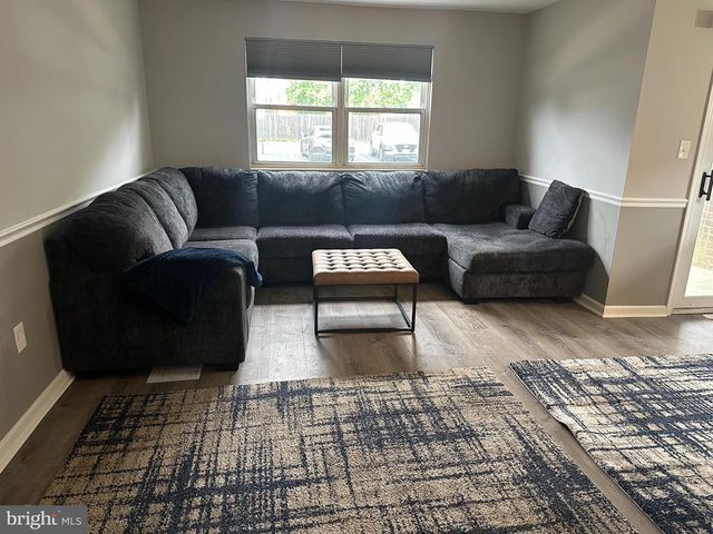 13-2 FLORENCE TOLLGATE, Florence, NJ 08518