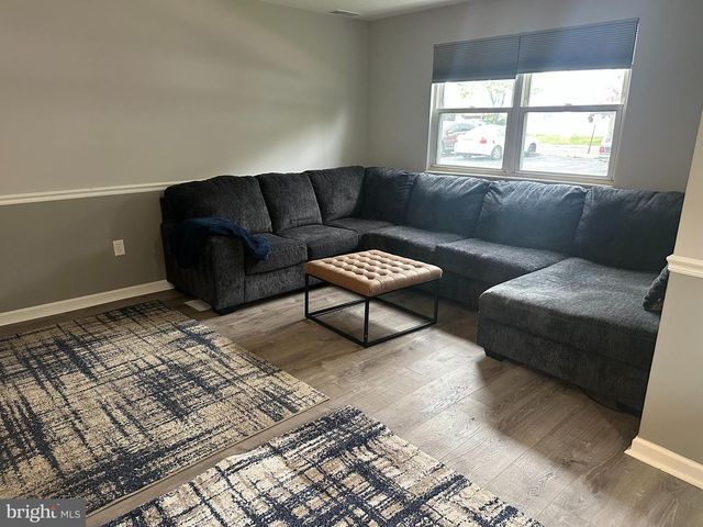 13-2 FLORENCE TOLLGATE, Florence, NJ 08518