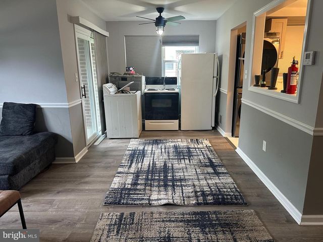 13-2 FLORENCE TOLLGATE, Florence, NJ 08518