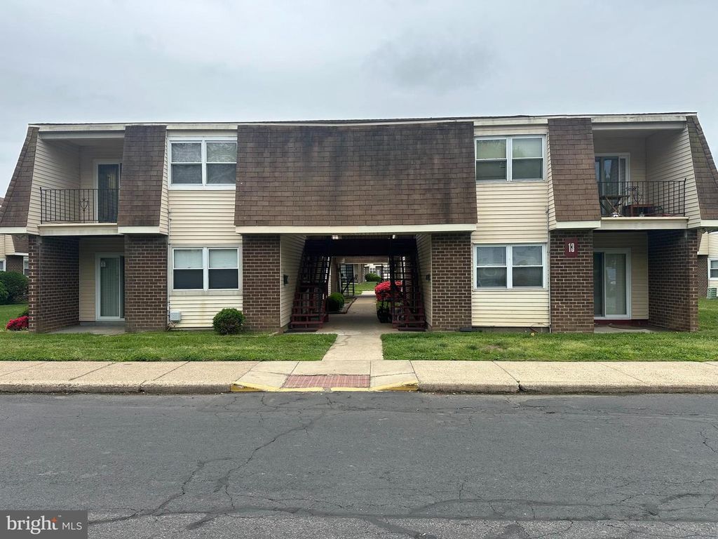 13-2 FLORENCE TOLLGATE, Florence, NJ 08518