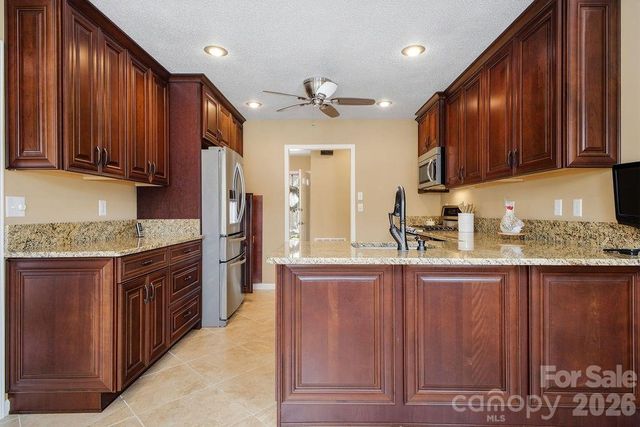 3100 Cove Loop Road, Hendersonville, NC 28739