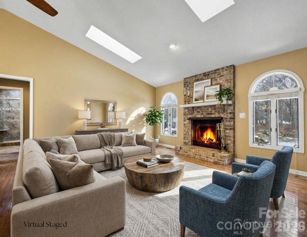 3100 Cove Loop Road, Hendersonville, NC 28739