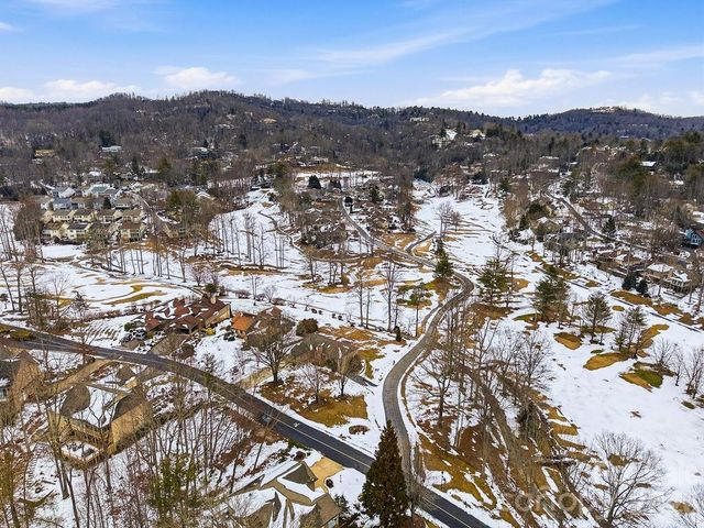 3100 Cove Loop Road, Hendersonville, NC 28739