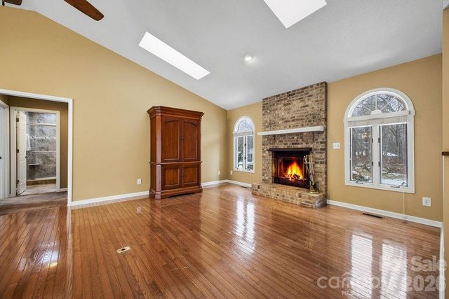 3100 Cove Loop Road, Hendersonville, NC 28739