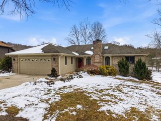 3100 Cove Loop Road, Hendersonville, NC 28739