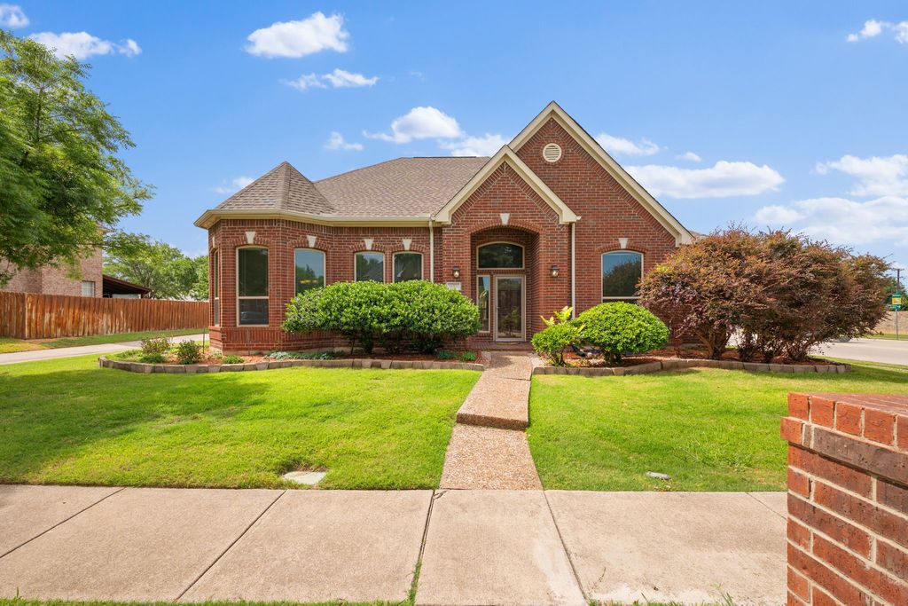 1433 Indian Springs, Carrollton, TX 75007