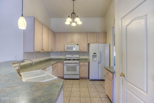 894 N Sugar Maple Place, Tucson, AZ 85710