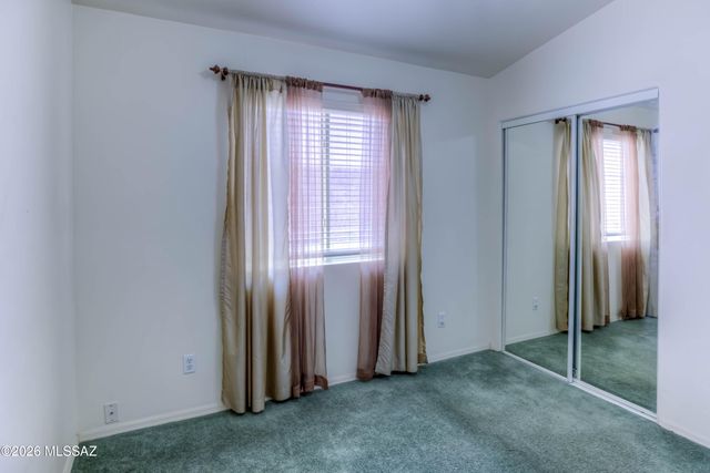 894 N Sugar Maple Place, Tucson, AZ 85710