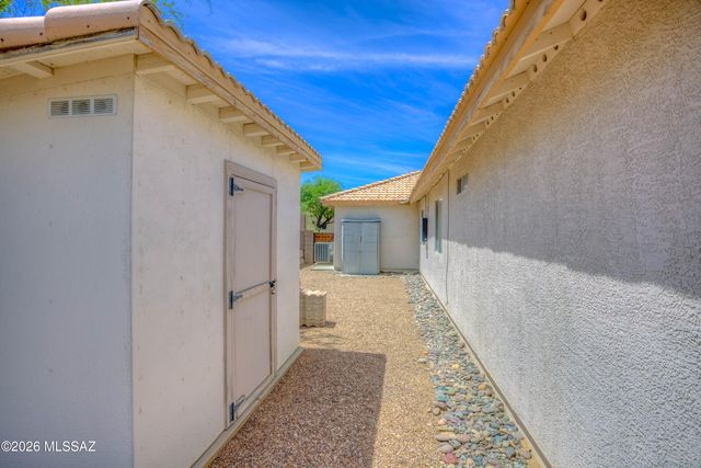 894 N Sugar Maple Place, Tucson, AZ 85710