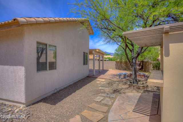 894 N Sugar Maple Place, Tucson, AZ 85710
