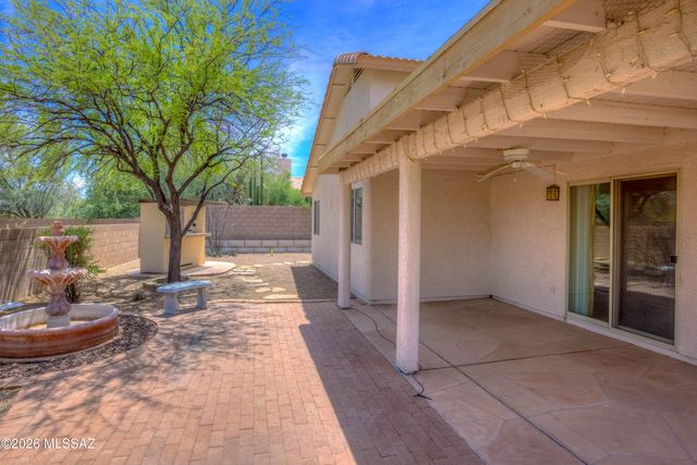 894 N Sugar Maple Place, Tucson, AZ 85710