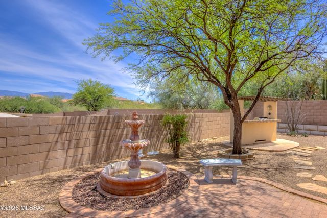894 N Sugar Maple Place, Tucson, AZ 85710