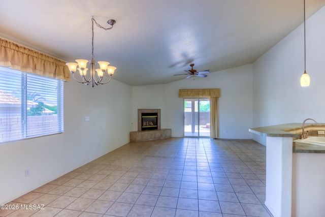894 N Sugar Maple Place, Tucson, AZ 85710