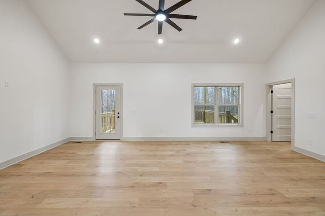 4105 Long Creek Rd, Lafayette, TN 37083