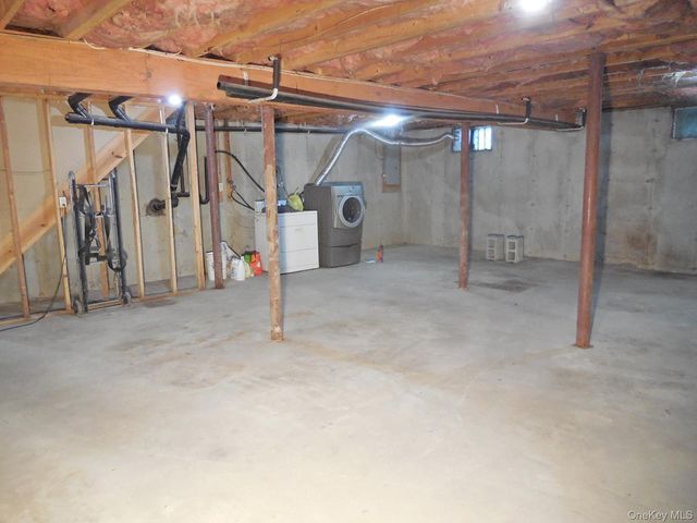 617 Burlingham Road, Bloomingburg, NY 12721