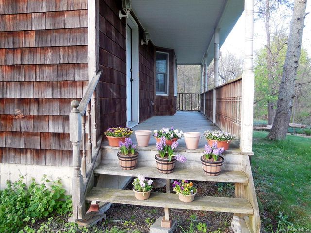 617 Burlingham Road, Bloomingburg, NY 12721