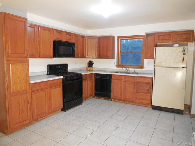 617 Burlingham Road, Bloomingburg, NY 12721