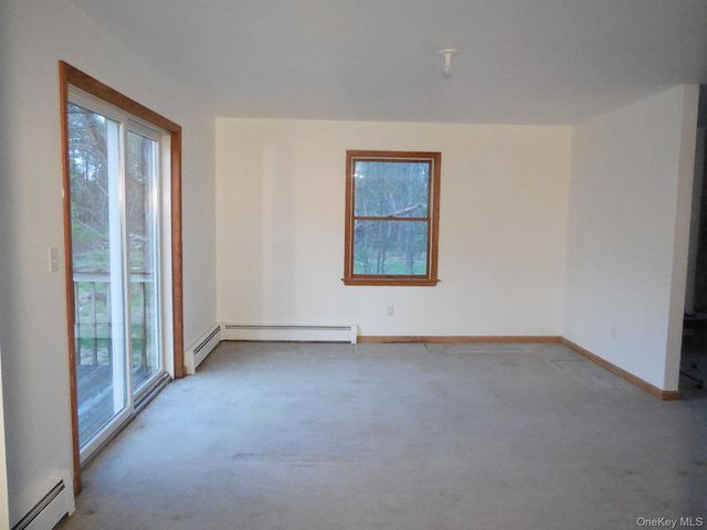 617 Burlingham Road, Bloomingburg, NY 12721
