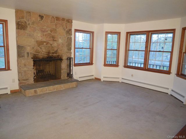 617 Burlingham Road, Bloomingburg, NY 12721