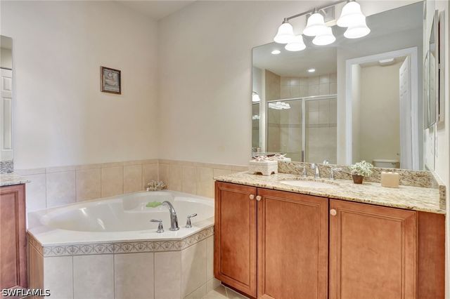 6548 Monterey PT 204, Naples, FL 34105