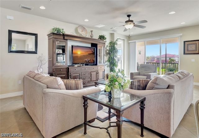 6548 Monterey PT 204, Naples, FL 34105