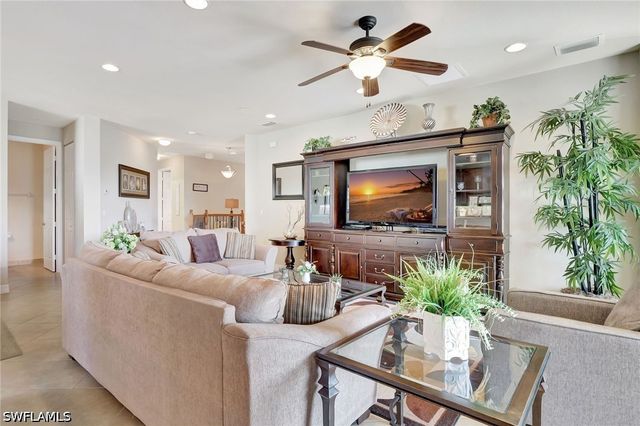6548 Monterey PT 204, Naples, FL 34105