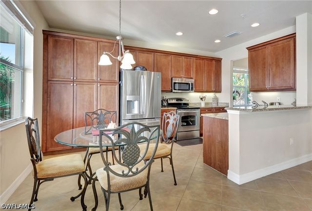 6548 Monterey PT 204, Naples, FL 34105