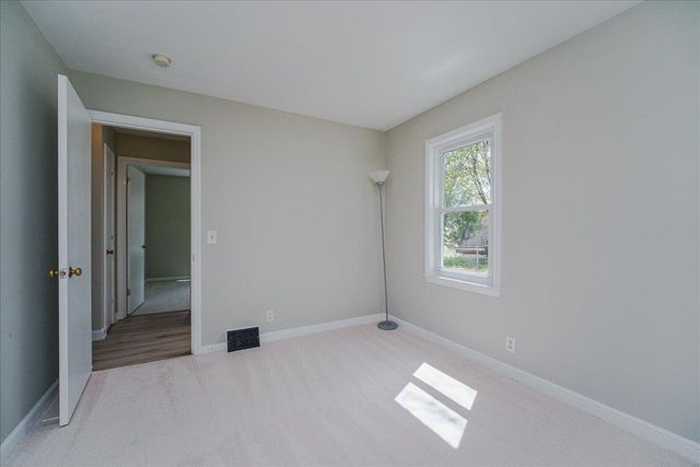 8127 1st Avenue S, Bloomington, MN 55420