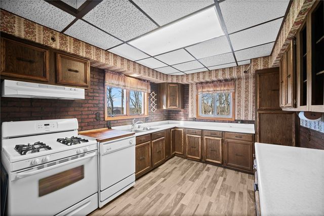 400 Locust St, Masontown, PA 15461