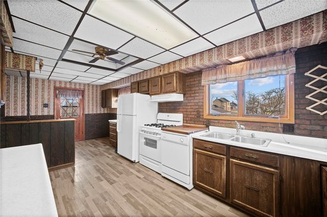 400 Locust St, Masontown, PA 15461