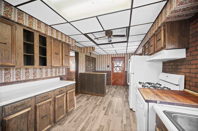 400 Locust St, Masontown, PA 15461