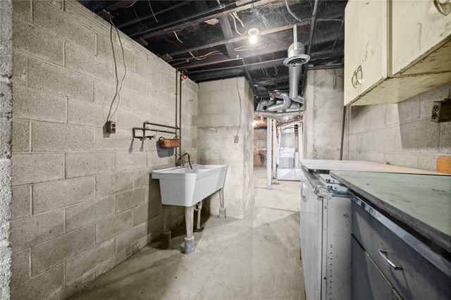 400 Locust St, Masontown, PA 15461