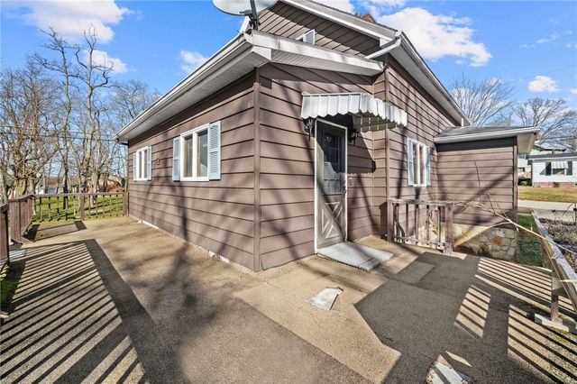 400 Locust St, Masontown, PA 15461