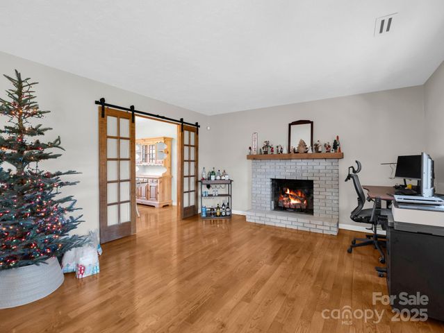 1717 Glenheath Drive, Hendersonville, NC 28791