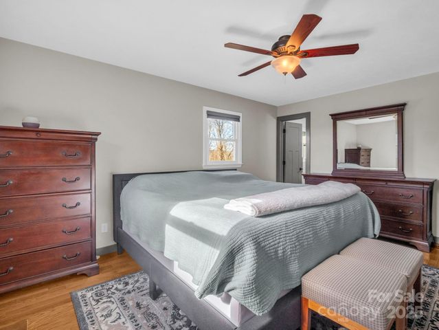 1717 Glenheath Drive, Hendersonville, NC 28791