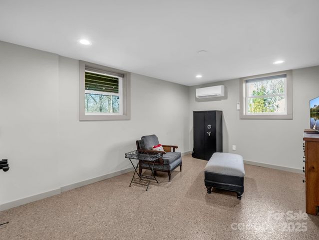 1717 Glenheath Drive, Hendersonville, NC 28791