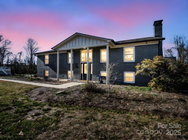 1717 Glenheath Drive, Hendersonville, NC 28791