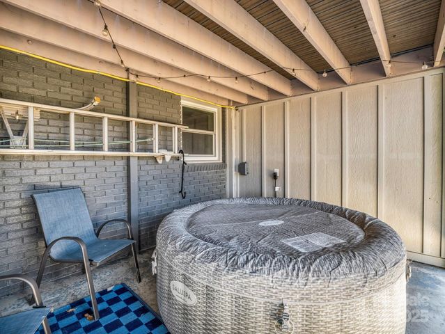 1717 Glenheath Drive, Hendersonville, NC 28791