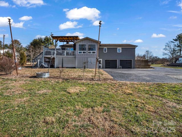 1717 Glenheath Drive, Hendersonville, NC 28791